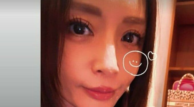 【 浜崎あゆみ 】 「長丁場の通しリハ終わって　バケツの水かぶったような汗だくで　次のスタジオへ到着しました　とゆーより連行されました」 「無の境地の顔になってます」|TBS NEWS DIG