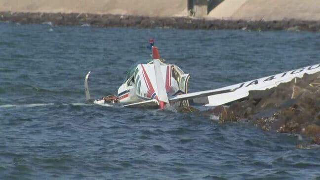 小型航空機が中海に落下　畑に落下した後に中海に落ちたとの目撃情報　男性２人が救急搬送　命に別条なし　島根県安来市|TBS NEWS DIG