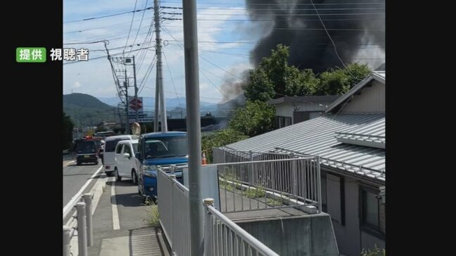 「建物から炎と煙が出ている」住宅と倉庫が全焼 近くの国道が2時間にわたり通行止め 山梨・富士吉田市|TBS NEWS DIG