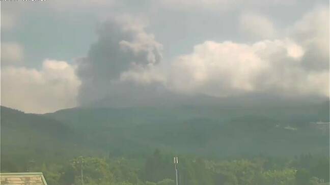 連続噴火続く新燃岳 噴煙1500m 灰は北へ流れる予想 鹿児島|TBS NEWS DIG