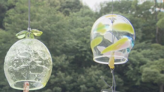 涼しげな音色を響かせる風鈴づくりが最盛期　廃棄されたガラスのビンを再利用して手作り　地元の「道の駅」などで販売　愛知・岡崎市　|　名古屋・愛知・岐阜・三重のニュース【CBC news】 | CBC web