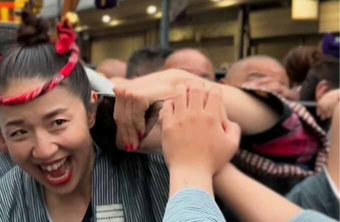 【 浜口京子 】　「三社祭では、おみこしを担がせていただきました」　「粋」で「いなせ」な祭り衣装を披露　神輿担いで三社祭を堪能|TBS NEWS DIG