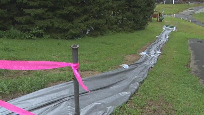 ウォータースライダーで上から滑ってきた児童と衝突し、8歳の男子児童が死亡する事故…引率責任者2人を業務上過失致死の罪で略式起訴　施設管理者は嫌疑不十分で不起訴処分|TBS NEWS DIG