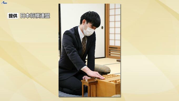 小山怜央さん（岩手・釜石市出身）が快挙！　県人初、奨励会未経験者初のプロ棋士に|TBS NEWS DIG