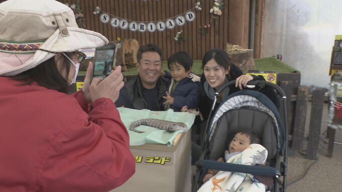 来年の干支「辰」代役を務めたのは…サファリランドで記念撮影イベント　山口県美祢市　|　山口のニュース・天気・防災｜tys NEWS｜ｔｙｓテレビ山口