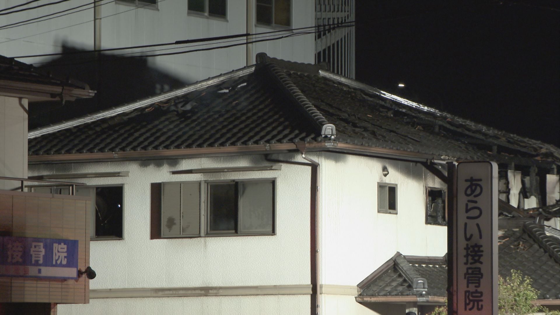 「２階から煙が見える」と119番通報　愛知・春日井市の住宅で火事、住民とみられる女性の死亡を確認　