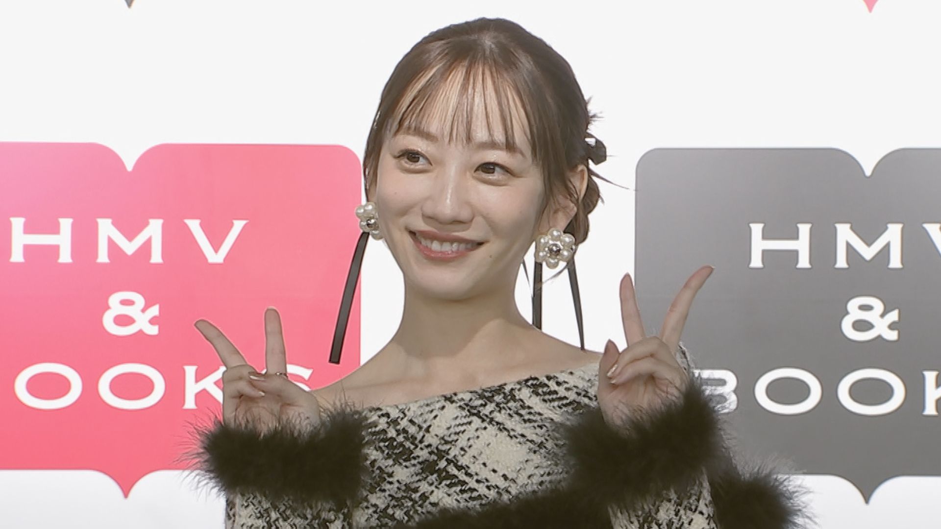 関根優那】2025カレンダーは「グッと大人っぽい」真夏の撮影エピソード