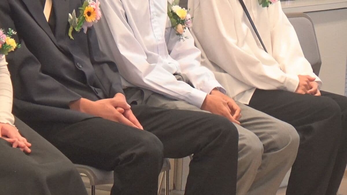 児童養護施設などからの巣立ちを支援するチャリティー「応援18の旅立ち」 990万円を贈る