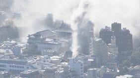 【速報】東京・港区で2階建て住宅延焼中 高齢女性1人けがか ガス点火時に爆発した可能性 付近に歴史的建造物|TBS NEWS DIG