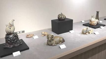 来年の干支「白備前の馬が時を翔ける」乳白色の備前焼を出がける木村玉