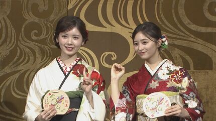 【新品】未仕立て品 乃木坂46井上和さんコラボ振袖 フルセット 乃木坂46、筒井あやめと井上和が紅白振り袖で成人式「長い蛇のように