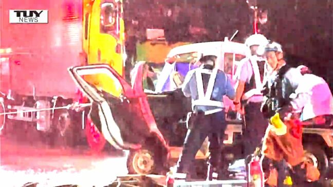 軽トラックがはみだし大型トラックと正面衝突か　現場は約4時間通行止めに（山形・白鷹町）|TBS NEWS DIG