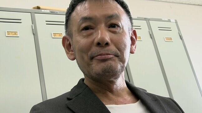 【B’z 稲葉浩志さん】　「いとこ」の稲葉なおとさんが書籍出版　聖地「イナバ化粧品店」の知られざる歴史も…　声優・井上和彦さんの朗読も二次元コードから|TBS NEWS DIG