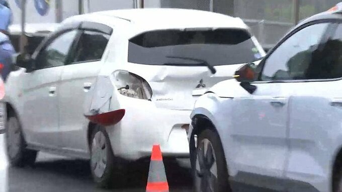 朝の通勤時間帯に車4台の玉突き事故発生　最後尾の車が追突か　仙台|TBS NEWS DIG