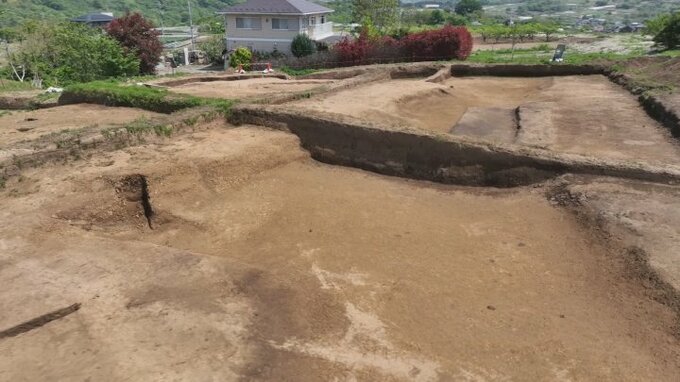 「県全体の古墳時代の歴史を変えるような発見」県内最大の前方後方墳を発掘　山梨・中央市　|　山梨のニュース | ＵＴＹテレビ山梨