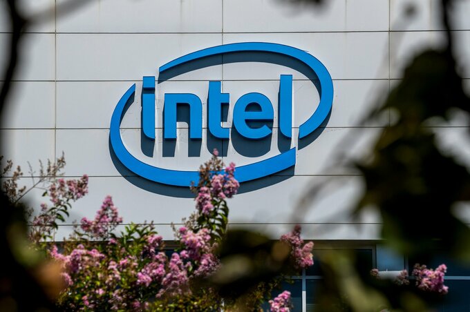 インテル株急伸、一時9.5％高－買収標的との一部報道で