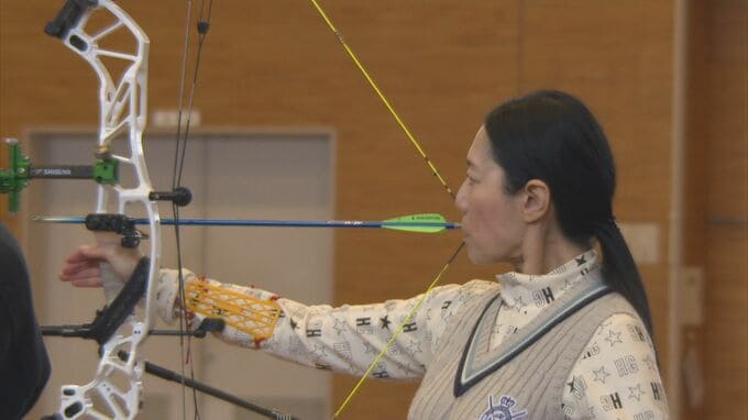 友人と食事中、突然「脳出血」…47歳で左半身麻痺に　絶望の中、ゼロから始めたのは…口で弓を引き、的に矢を当てる「パラアーチェリー」　世界を目指す52歳の女性の挑戦とは|TBS NEWS DIG