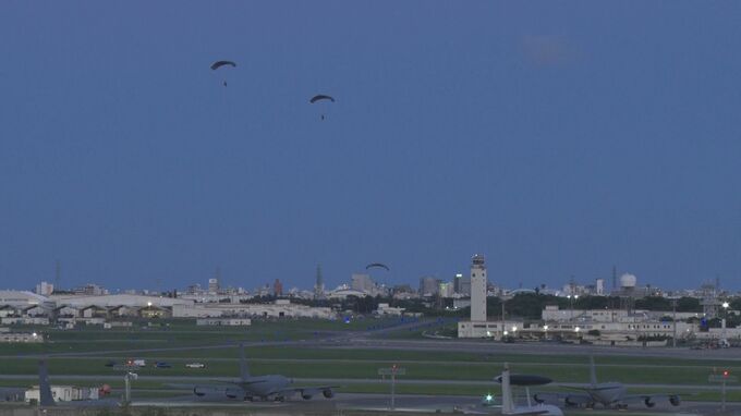 嘉手納基地でのパラ訓　沖縄防衛局は米軍の見解を代弁「県外では実施困難、最小限で嘉手納で実施」　|　沖縄のニュース｜RBC 琉球放送