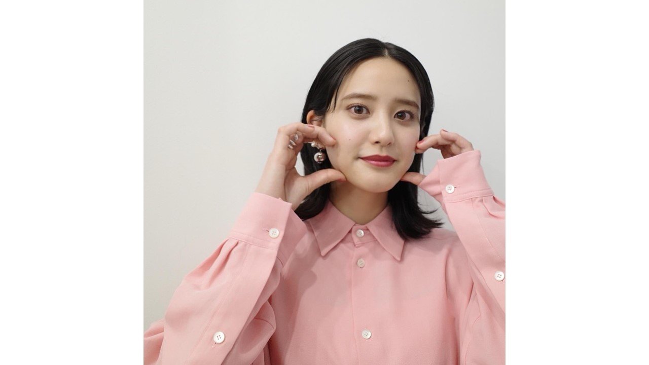山崎紘菜(30) 幼少期の写真公開 「30年頑張ってきてよかったなぁ