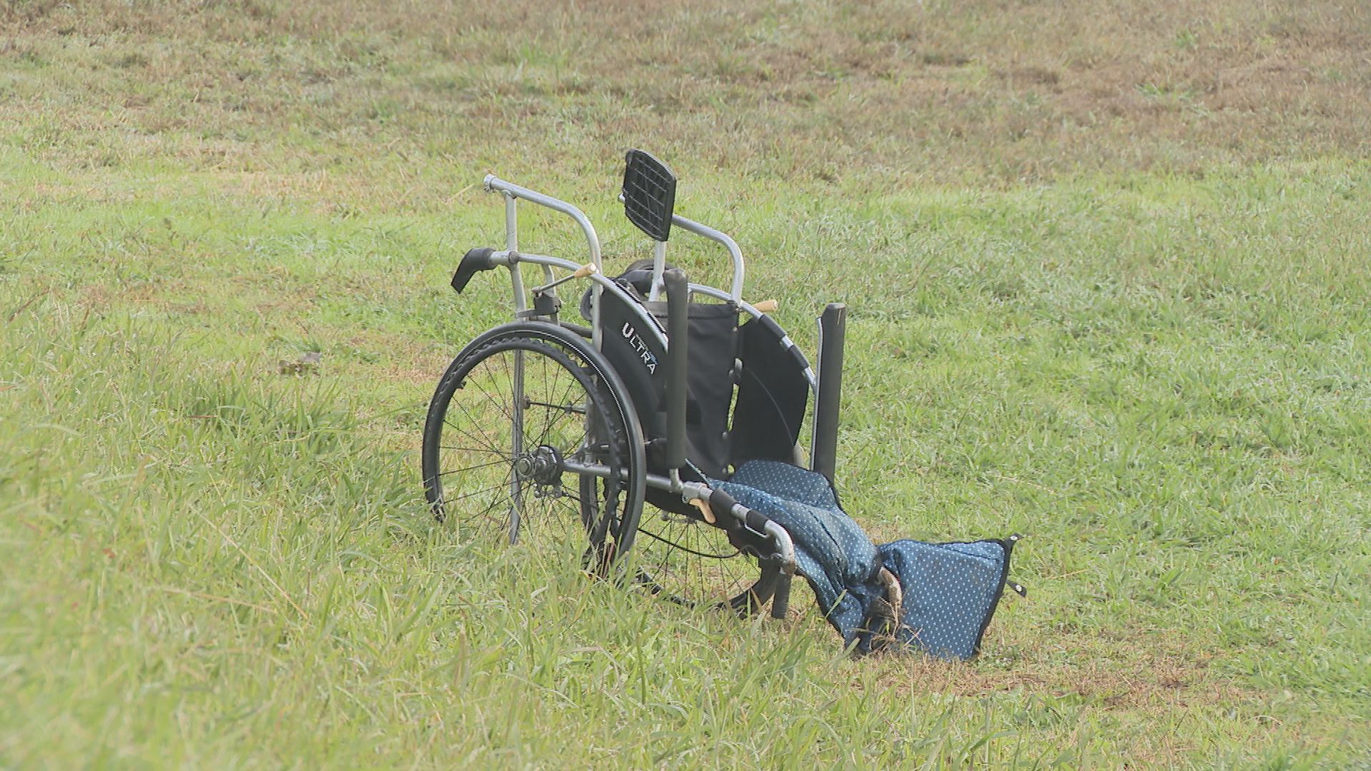 【中古】 轢き逃げ家族 人をはねて逃げたことに間違いない」車いすの男性をはねて逃走した疑い