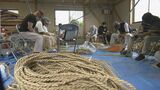 10月の「お綱掛け神事」に向け長さ170メートルの大しめ縄作り　三重県熊野市の花の窟神社で地元の70人 |TBS NEWS DIG