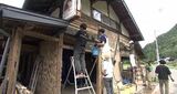 「空き家を交流拠点に」高齢化と人口減少が進む地区で大学生が改修作業　地元住民に教わりながら土壁塗り　|　SBC NEWS | 長野のニュース | SBC信越放送
