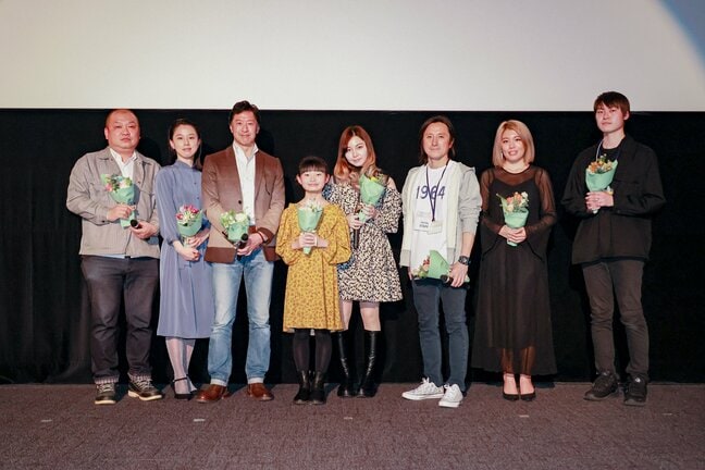 クラウドファンディングで資金募り海外で高評価 自主制作映画「最後の乗客」 元AKB48岩田華怜さんら舞台挨拶|TBS NEWS DIG