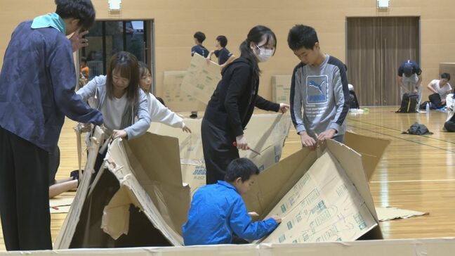 親子で“避難生活を疑似体験” 災害時に役立つ知識を1泊2日で学ぶ 自然災害から身を守るクイズも 愛知・みよし市|TBS NEWS DIG