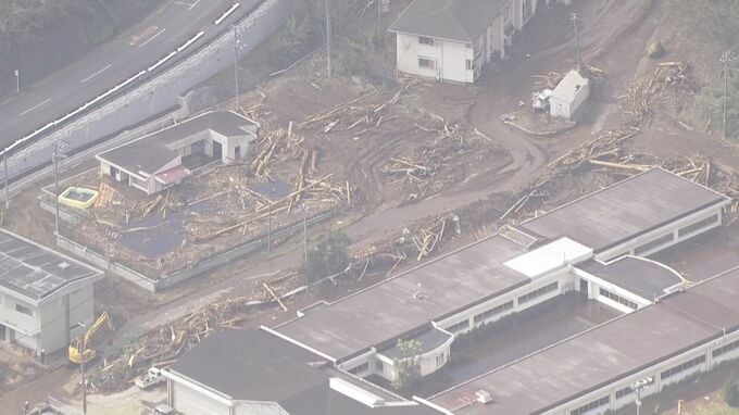 台風22号で“土砂崩れ”の八丈島末吉地区の避難指示を解除　通行止めは続く　全域で断水、通信も不安定|TBS NEWS DIG