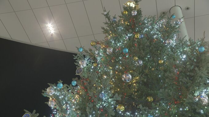 ディズニー映画とコラボのクリスマスツリー点灯　|　石川県のニュース｜MRO北陸放送