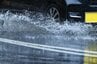 車は「水深何センチ」まで走れる？セダンとSUVで違う実験結果…千葉豪雨で相次いだ車水没による被害　|　長崎のニュース | 天気 | NBC長崎放送