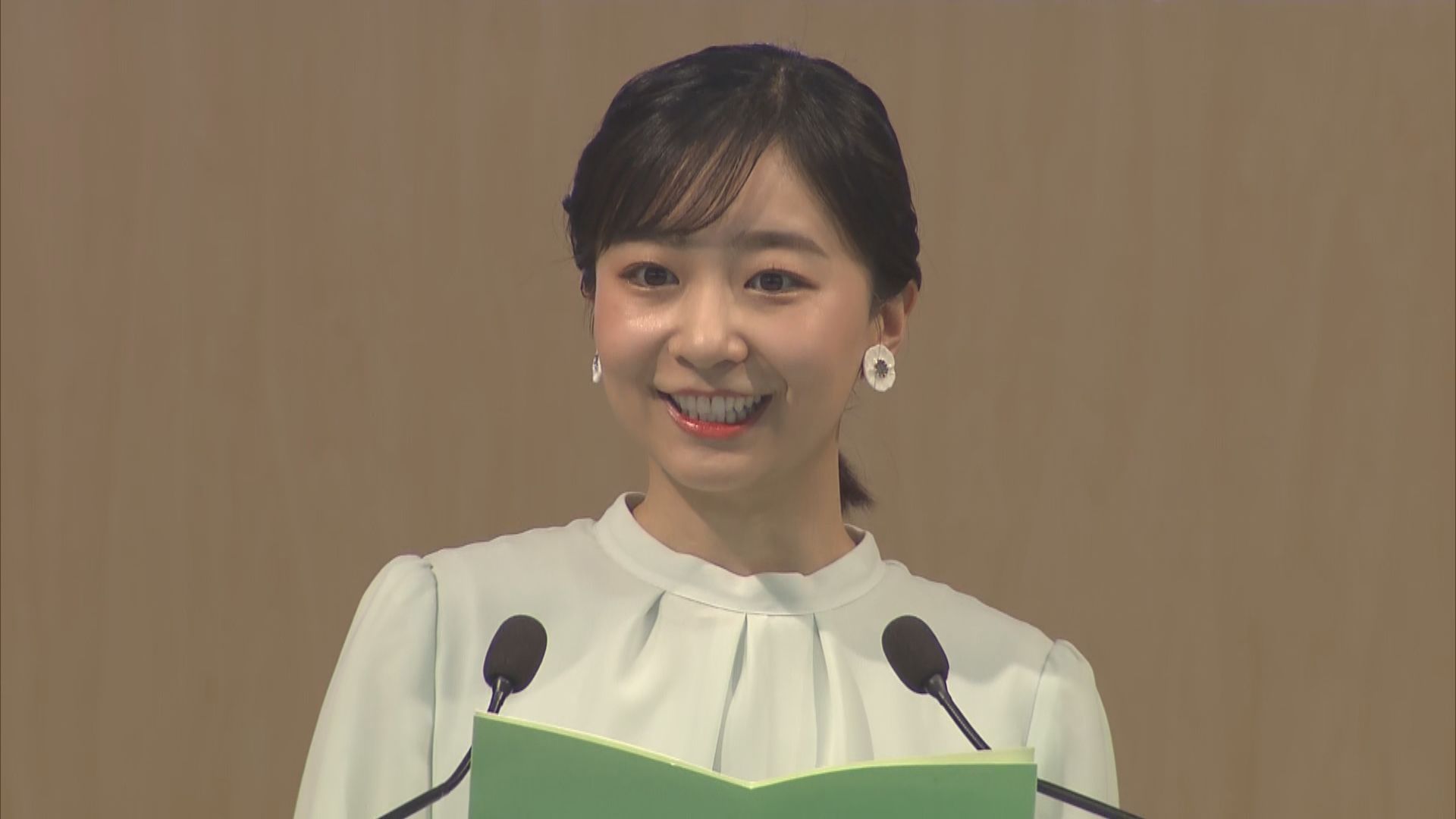 岐阜2日目の佳子さま 全国都市緑化祭の記念式典にご出席 学生らと記念