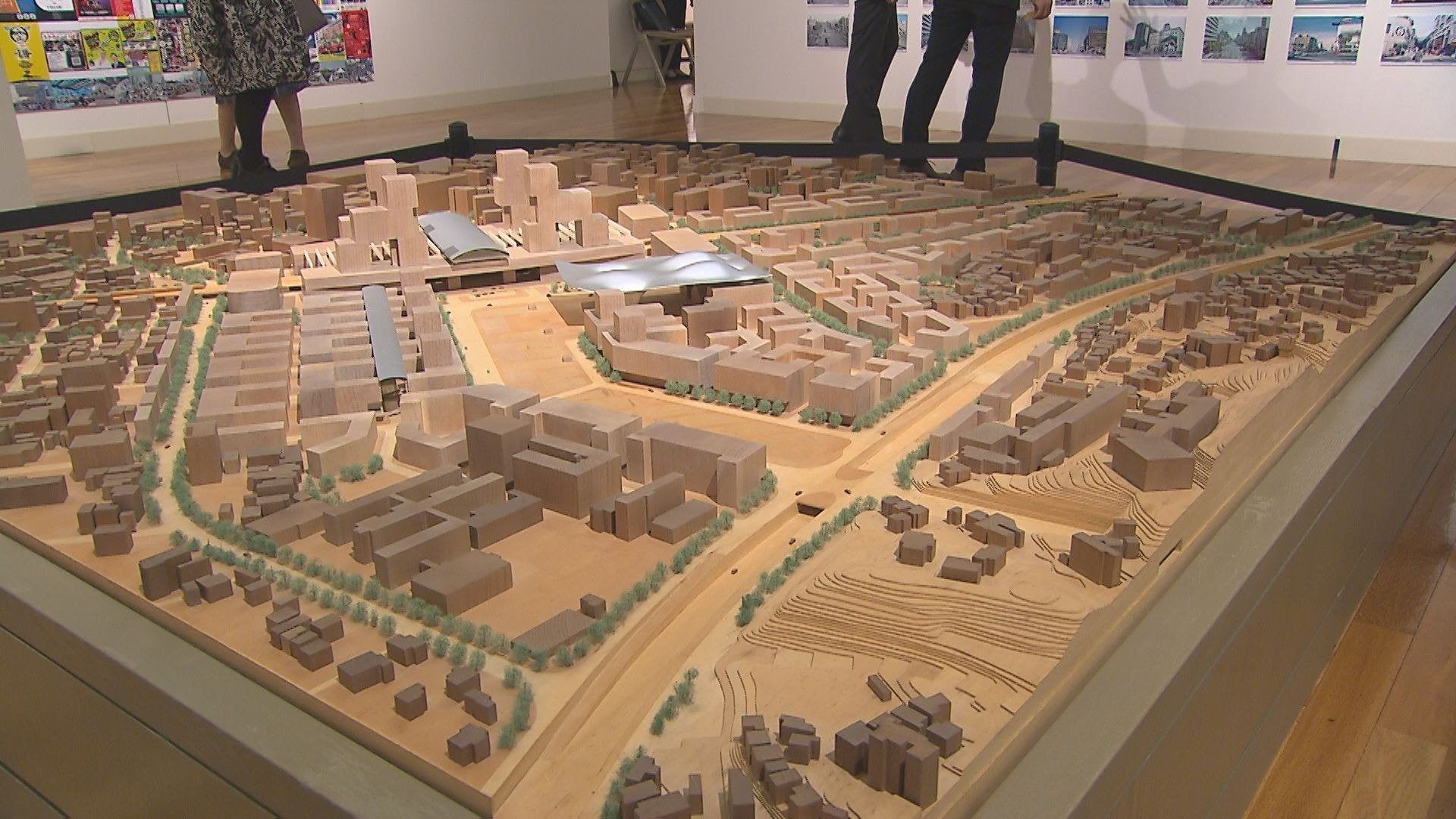 去年末亡くなった世界的建築家、磯崎新さんとまちづくりの軌跡を辿る