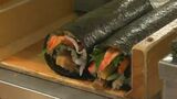 節分の日に食べる「恵方巻」を集めたフェア 約30種類 3000本 金箔で巻かれた巻きずしも【岡山】|TBS NEWS DIG