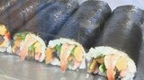 「恵方巻」商戦が活況 7割以上が“食べる” 今年の方角は「東北東」 | 大分のニュース|OBS NEWS|大分放送