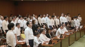 「動議！」採決中止を求めた自民党県議「議長やめさせると福岡県議会の歴史に汚点を残す」　賛成多数で「辞職勧告決議案」を採決させず　福岡県議会|TBS NEWS DIG