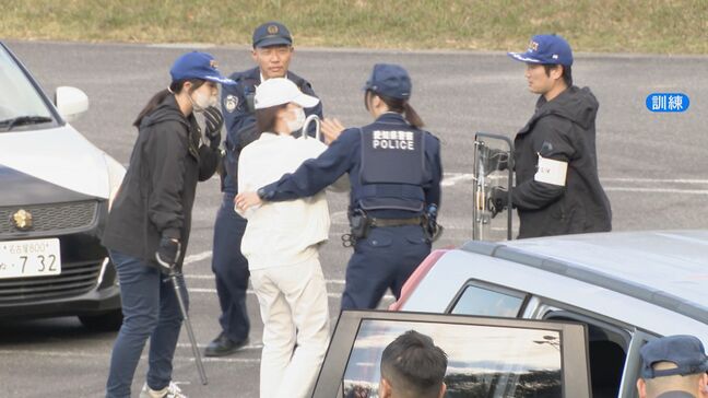 “闇バイト”の3人組が強盗に入ろうとした想定で…  取り押さえまでの訓練  約20台の車とヘリで逃げた3人を追跡|TBS NEWS DIG