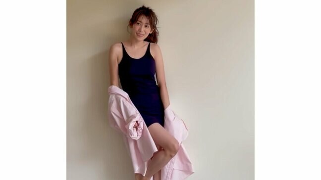 【 中川安奈 】　「理想に近づくためにトレーニングも力入れていきたい」 ネイビーワンピース姿のオフショットを公開|TBS NEWS DIG