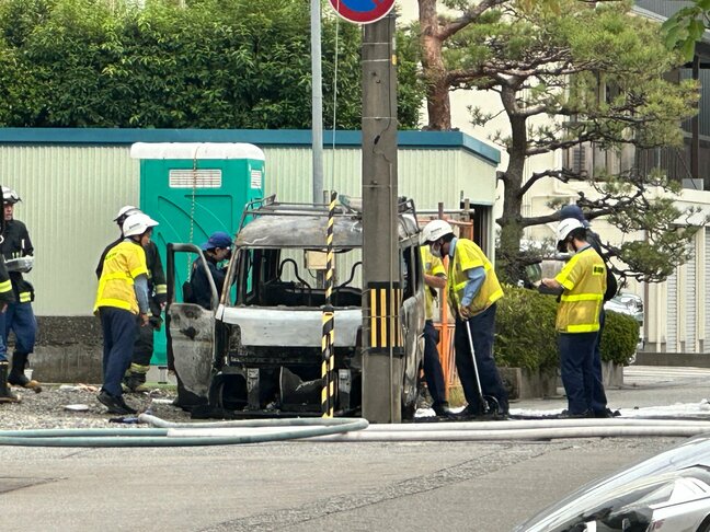 【速報】「車が燃えている。建物に燃え移りそうだ」1人けがの情報も　富山市中央小学校の西側 60メートル付近　富山|TBS NEWS DIG