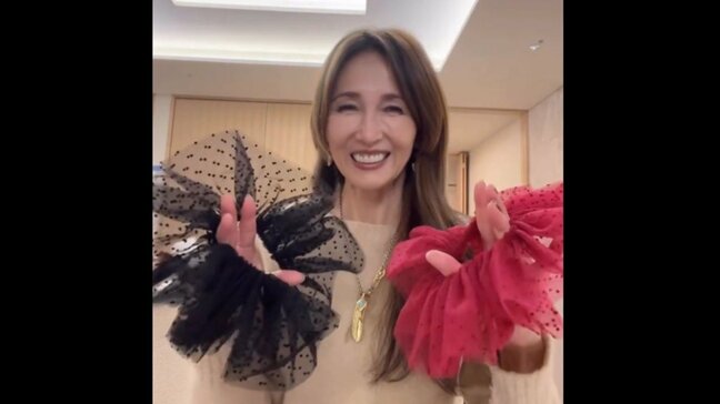 【 工藤静香 】 「何回もやり直した」　こだわりのグッズを実演紹介　「一緒に楽しいものを付けられたらいい」|TBS NEWS DIG