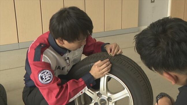「雨の日こそタイヤの性能が出る」　安全運転に重要なのは“タイヤの溝”　五円玉で簡単に確認|TBS NEWS DIG