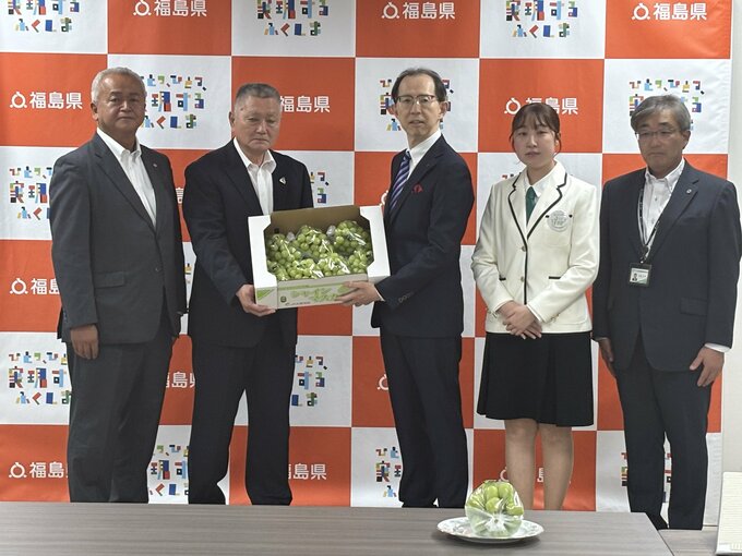 生育順調、高品質　今が旬の「シャインマスカット」JAふくしま未来が県に贈呈　福島|TBS NEWS DIG