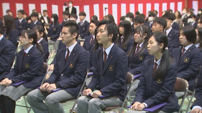 卒業式、マスク無しで晴れやかな表情くっきり　「お互いの顔を見ることさえもできなくなりました…」5年ぶりコロナ禍前の元通りに　|　BSSニュース | BSS山陰放送