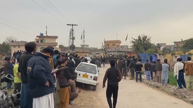 パキスタン首都のモスクで自爆テロ　過激派組織「イスラム国」犯行声明　死者30人超|TBS NEWS DIG