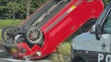 飛んで来た鳥を避けようとハンドル操作を誤ったか 中央分離帯に接触後、前の車に衝突し横転 2人軽傷 北海道北広島市・国道36号線 | 北海道のニュース|HBC北海道放送