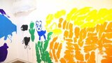 【今治】部屋全体がキャンバスに！障がい者支援施設でダイナミックなアート制作、27日から一般公開へ　|　愛媛のニュース - Nスタえひめ｜あいテレビは6チャンネル