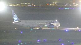 【速報】羽田-シカゴ便が緊急事態宣言　329人乗せて引き返し無事着陸　「エンジンがシャットダウンした」という情報も|TBS NEWS DIG