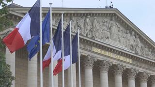 予算めぐり混迷続くフランス「内閣不信任案は否決」議会解散は回避へ マクロン大統領肝いりの“年金改革”の凍結で一部野党が反対に回る| TBS CROSS DIG with Bloomberg