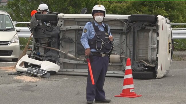 国道の交差点で車3台が絡む事故　軽乗用車が横転　高齢の男女が意識不明の重体3人が重軽傷　山梨・身延町|TBS NEWS DIG