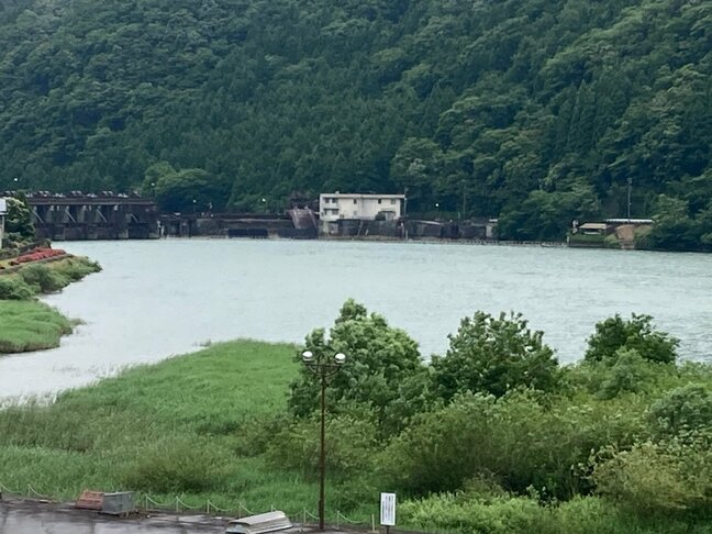 「人が浮いている」神通川で男性がうつ伏せで見つかる…搬送先の病院で死亡　目立った外傷なし　富山|TBS NEWS DIG